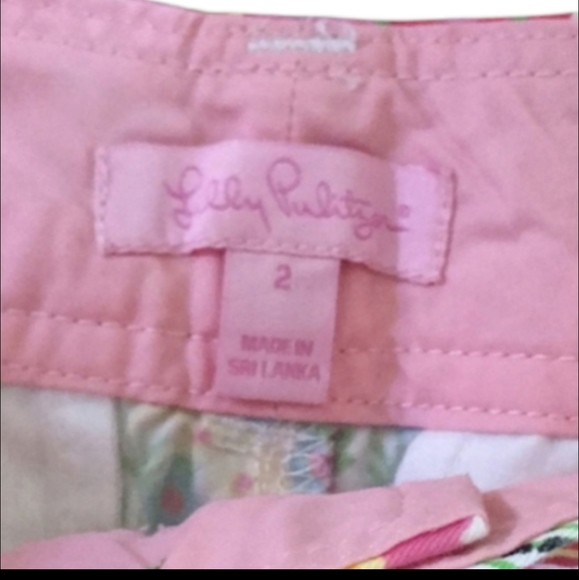 Lily Pulitzer Bright Multicolored Floral Pattern Buttercup Scalloped Sho… - Picture 2 of 3